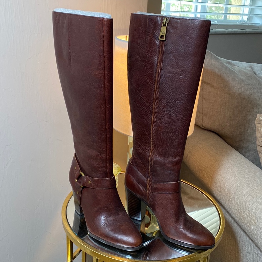 Lauren Ralph Lauren Fareeda tall 100% leather Boot. Dark brown Size 5.5